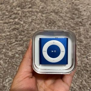 Apple Shuffle 2G Blue. Never Opened.